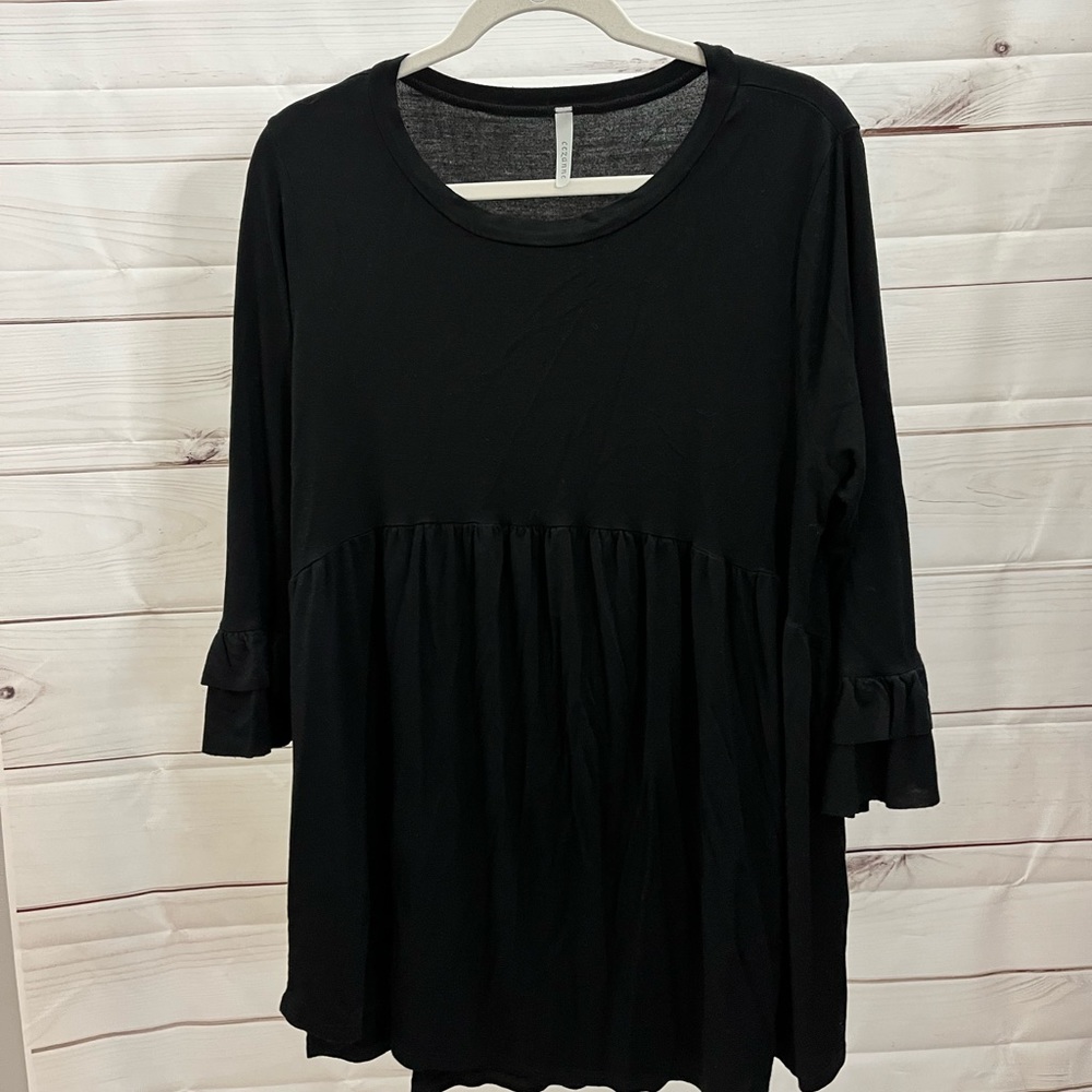 Women’s plus size solid black 3/4 bell sleeve baby dolly top